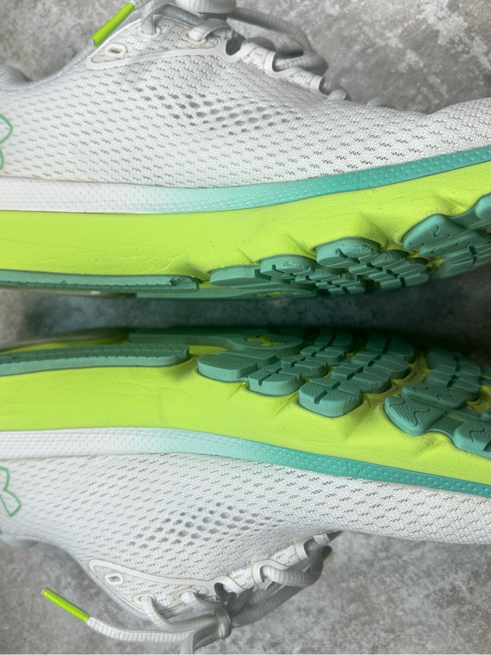 Under Armour Women’s Size 7.5 White Athletic Shoes with Lime and Aqua Accents - Picture 11 of 15